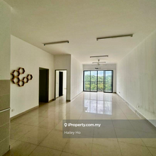 Freehold, 3 bedroom, Partly furnished for Sale