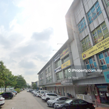 God location - facing main road
