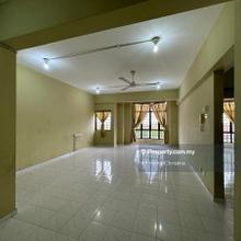 Ujong Pasir Strais Court Unit for Rent
