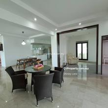 Spacious Breezy Balcony KLCC View, High Ceiling, Quality Tasteful Reno