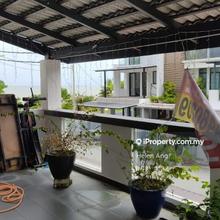 Very near to Ecoshop and 99minit market and walking distance to Beach
