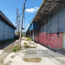 Meru Warehouse Facing Main Road For Rent (No Cf)