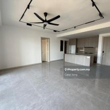 Just Listed! Vacant & ready to welcome new owner