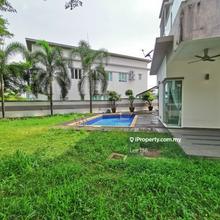 Greenery Corner unit Semi-D house with Pool & Lift for Rent