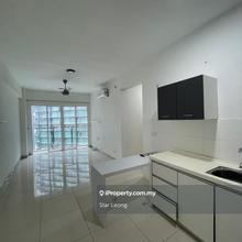 Tropicana Bay 872sqft 1 Carpark Corner Unit