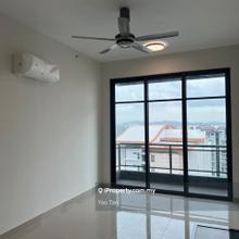 Middle floor Non LRT facing 