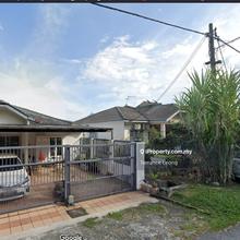 Cheras perdana house near cheras trader square shop