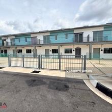 Depan Padang Teres 2 Tingkat Taman Arowana Scientex, Sg Petani