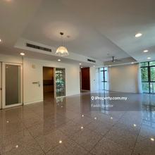 Well maintained condominium with great community living