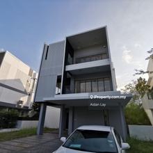 Jade Hill Bungalow House To Let
