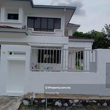 Newly painted Corner house with land at Bu11 Bandar Utama for rent