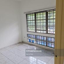 Vista Apartment 1st floor office facing main road unit for rent!
