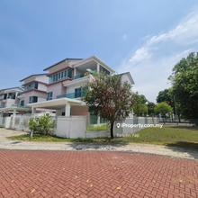 Ambang botanic 2 klang , 3 storey bungalow corner 