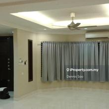Very well kept and clean 2.5sty with walking distance to Puay Chai 2