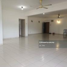 Limited 3 car park unit !! Spacious unit