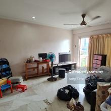 2 carparks 2 bedrooms unit near MRT