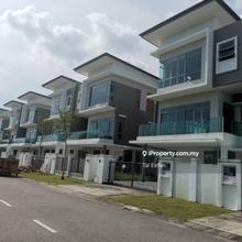 3 storey Semi D for Sale @ The Cove Horizon Hills for Sale