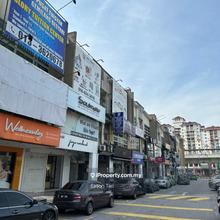 Good location and facing mainroad 