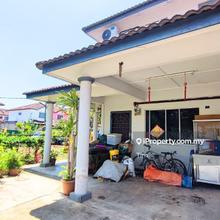 Big Land Corner House in Town Area. Welcome to view First
