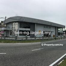 Along Jalan Pasir Puteh Main Road, Ipoh