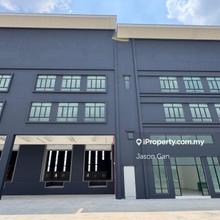 Brand new freehold factory, 800amp, easy access KESAS, non flood area