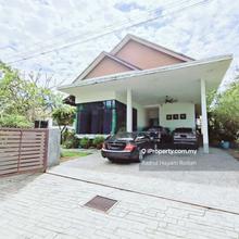 Beautiful 2.5 Storey Bungalow House Bangi Golf Resort