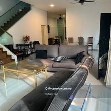 Beautifully Renovated Semi D Cluster at Canary Garden Klang