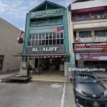 1,760 sqft Taman Putra Permai Facing Main Road Ground Floor Shoplot
