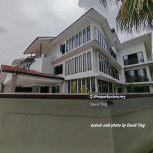 Meadow Lake Fields KL 3 Storey Corner House With Big Land For Sale