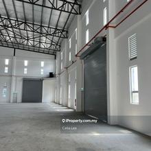 1.5sty,freehold,big production area,5.5mil,below market 