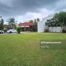Huge Land Size and Rare In Market