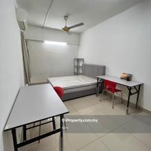 Free Utilities Middle Room At Kota Damansara