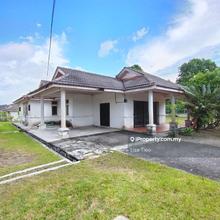 Corner lot single-storey bungalow with huge land for sale