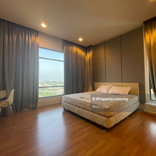 Modern and Spacious Unit with LRT Facilities ( link bridge 3min walk )