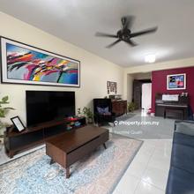 PJ Kelana Sterling Condo 1442 sqft Nice Unit 2 Car Parks