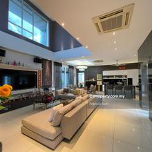 Corner unit with big solar panel installed at roof, save Tnb 