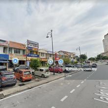 Groundfloor Shoplot Facing Mainroad nearby Petron Jalan Kuari