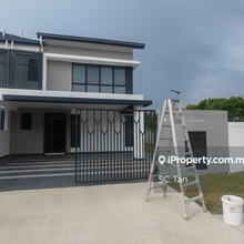 Sleek Architectural Cluster Semi-D For Sell