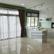 Semi-D house for Rent