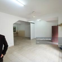 Below Market Price. 2 sty House in Town Area. Welcome Viewing