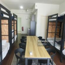 4 bed unit next to uoc