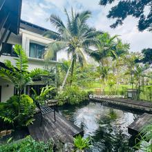 Stunning Custom-Built Bungalow, Crafted with Heart and Precision!
