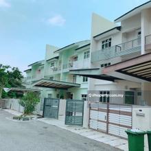 Shamrock Beach, Batu Ferringhi Three Storey Terrance