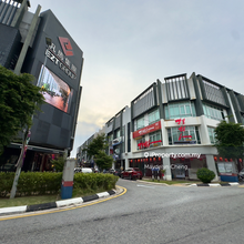 Sri Petaling 3 Storey Corner Shop For Rent