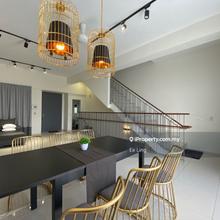 Elevia condo residence 3.5 storey villa for sale,fully reno,2700 sqft