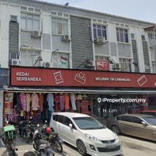 Taman Setia Balakong facing main road same row anchor tenants