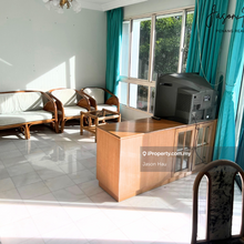 Low rise block duplex 3 bedrooms 2 car parks