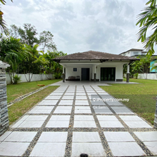 Bungalow, fully renovated, facing empty, guarded area, close to shop