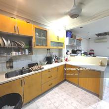 Corner Double Storey Landed House. Basic Condition in Ss2