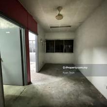 Walking Distance to 7-11 Cafe, Top Floor, Non Bumi Lot